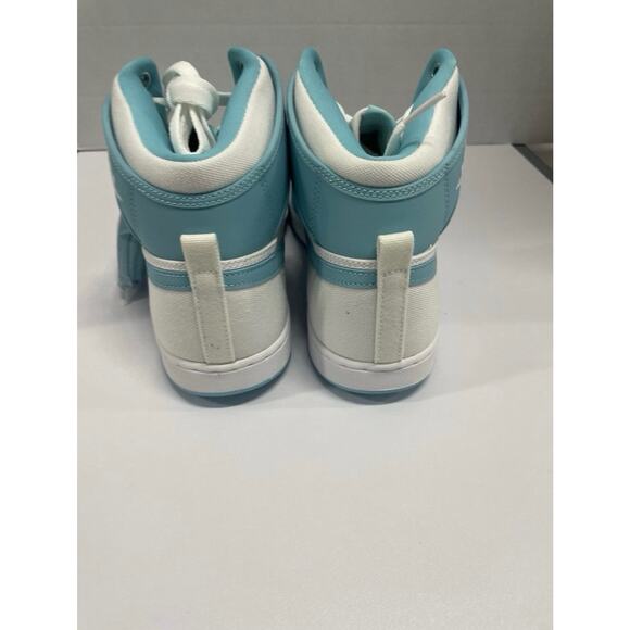 Athletic_Shoes